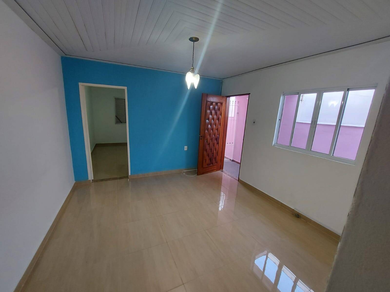 Casa à venda com 2 quartos, 175m² - Foto 2